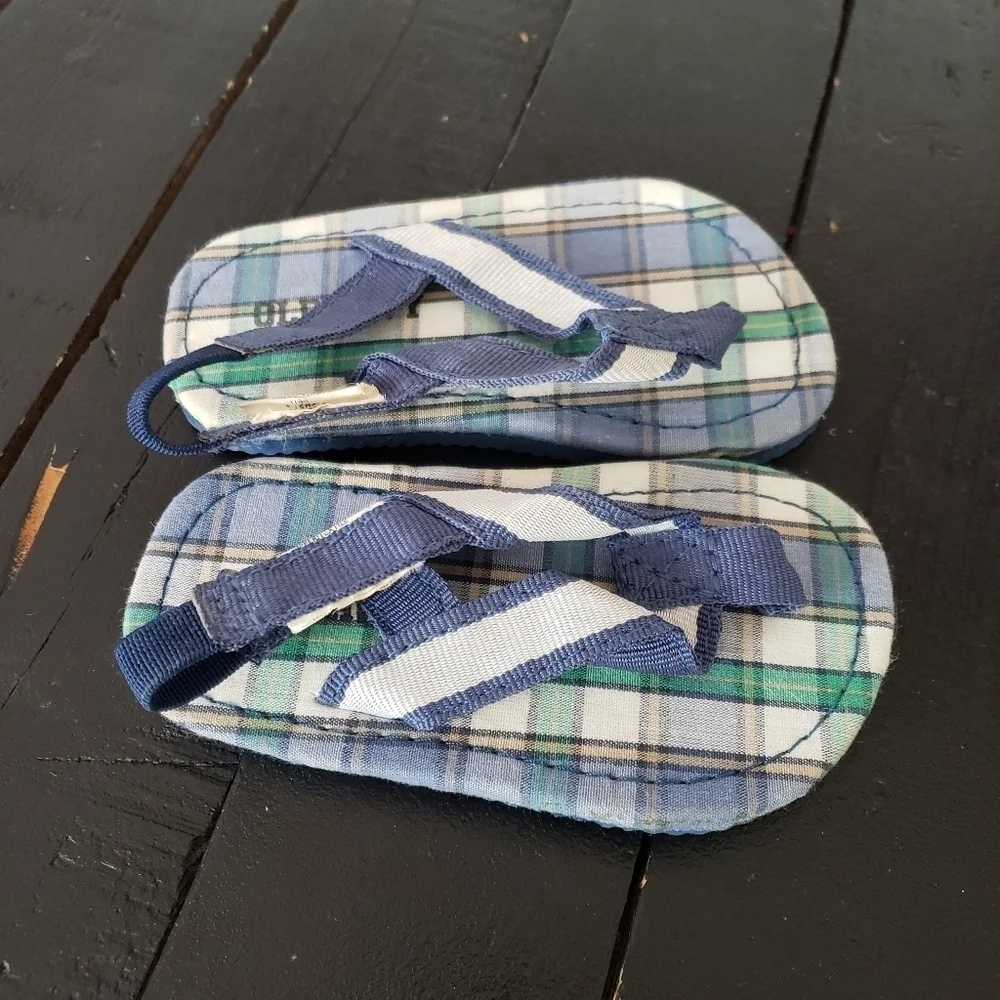 Old Navy Baby Boy Size 2 Green Blue Plaid Flip Flops Sandals Summer